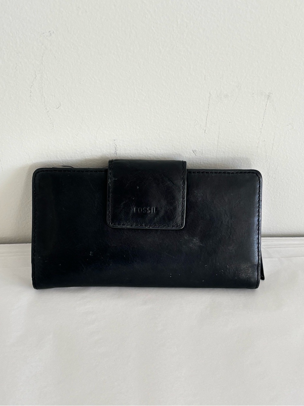 Fossil vintage Black Leather bi fold Wallet exterior Zipper pocket snap closure